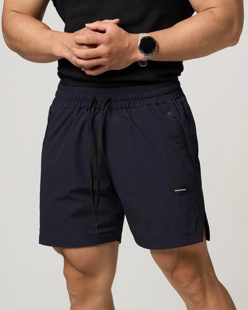Stride Side Slit Stretch Shorts (Black)