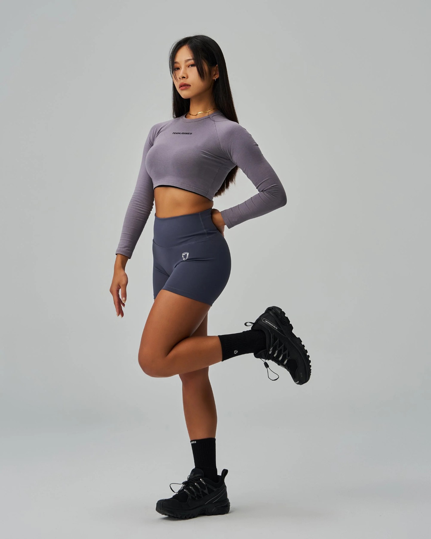 Essential High-Waisted Shorts 4" (Indigo)