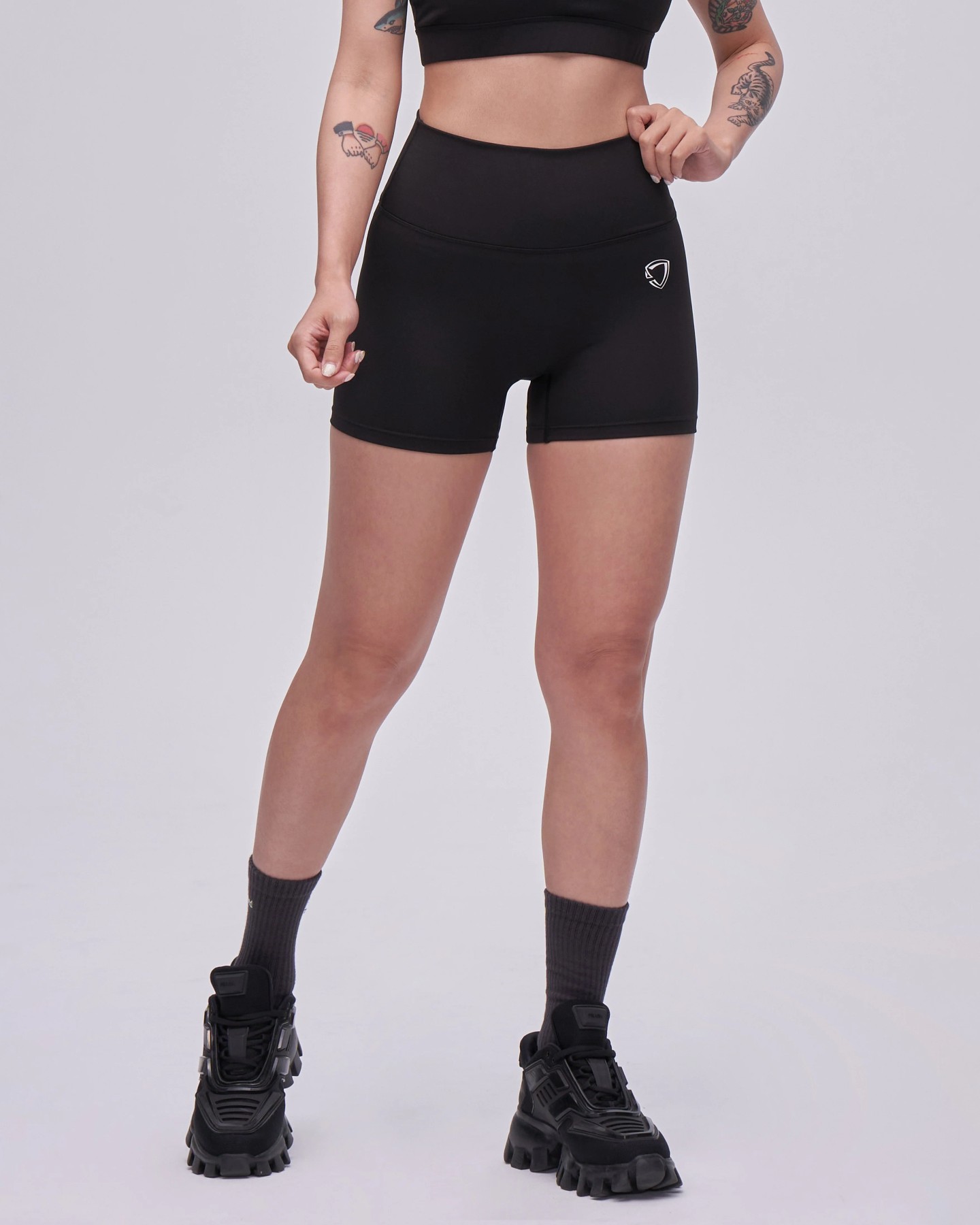 Essential High-Waisted Shorts 4" (Black)