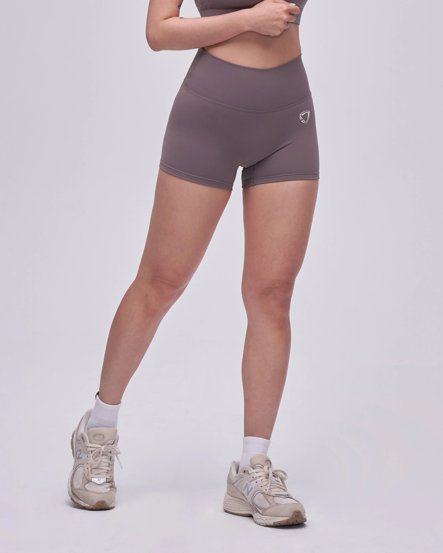 Essential High-Waisted Shorts 4" (Cameo Brown)