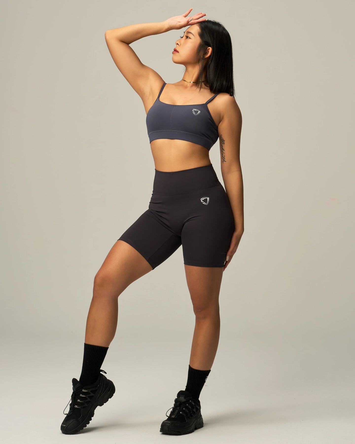 Essential High-Waisted Shorts 8" (Grey)