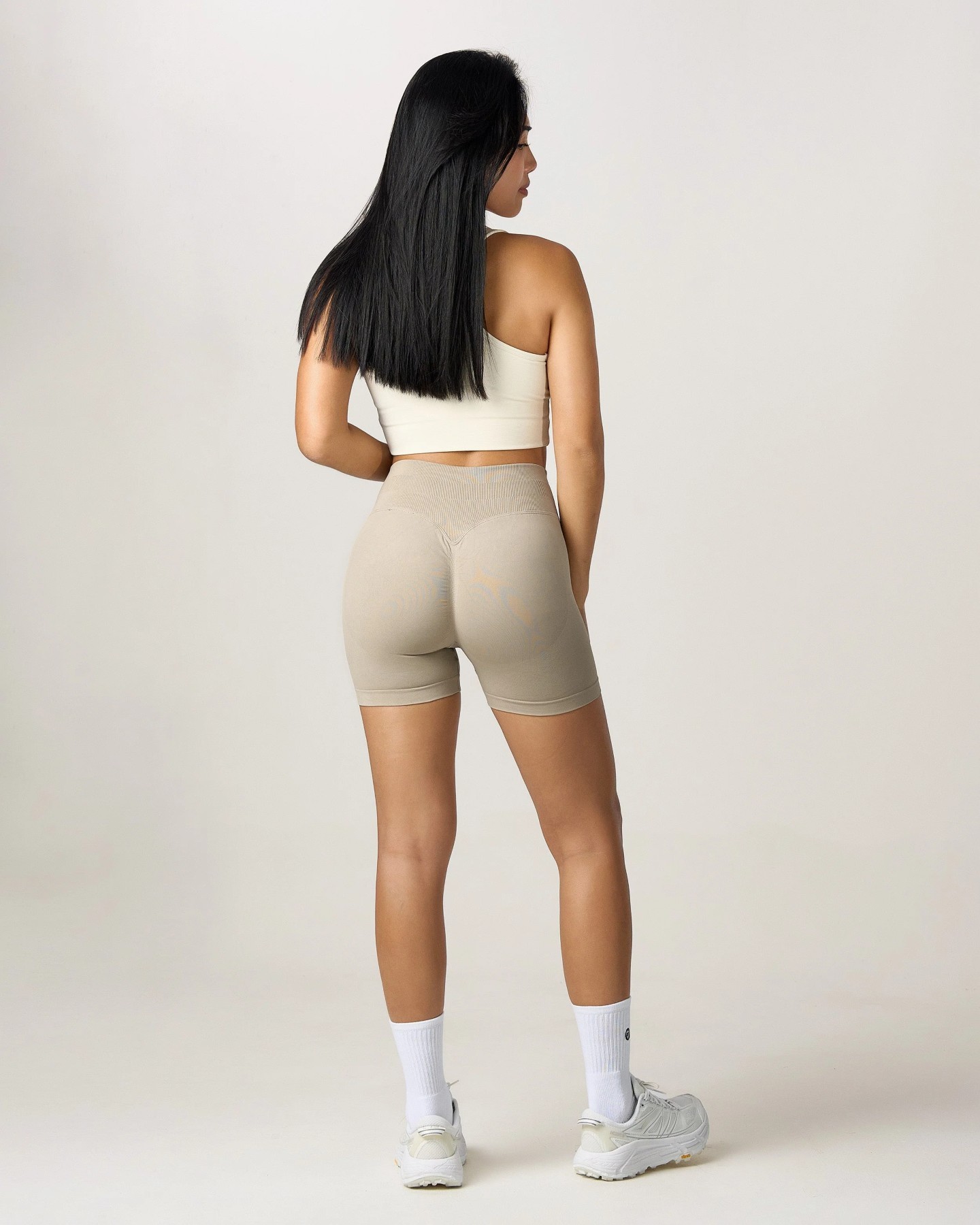Label Seamless High-Waisted Shorts 4" (Ivory)
