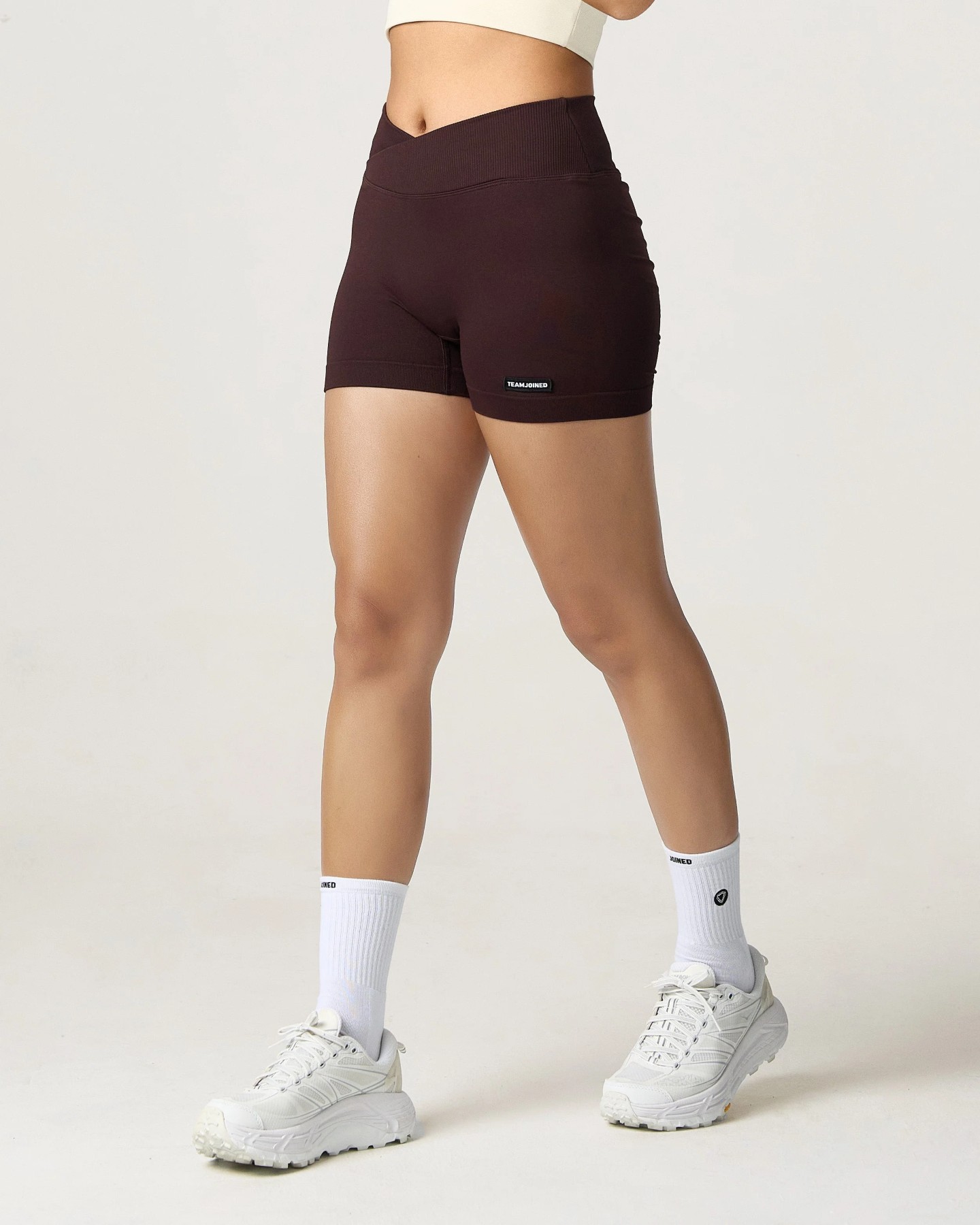 Label V-Waist Sculpt Shorts (Chocolate)