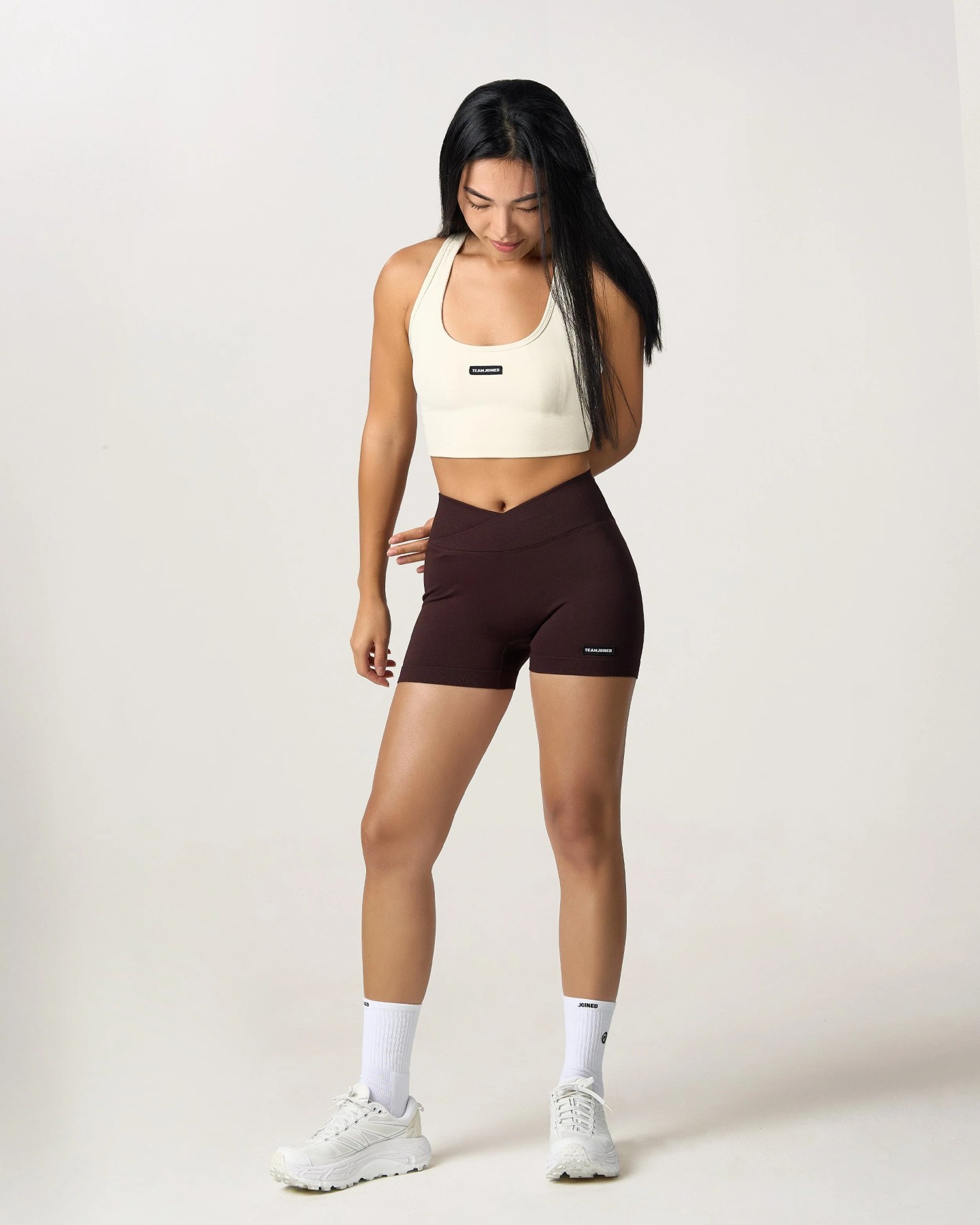 Label V-Waist Sculpt Shorts (Chocolate)