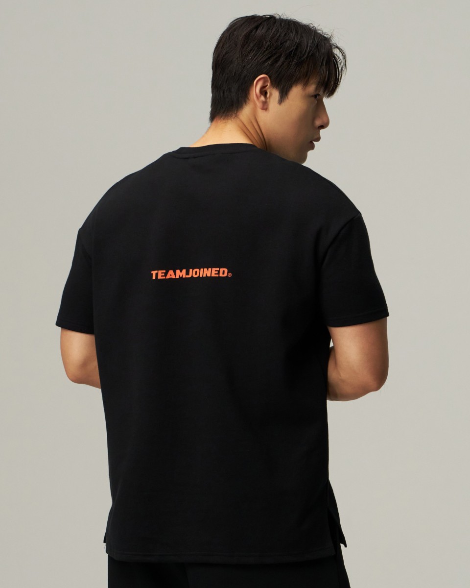 Wordmark Logo Flexfit Shirt (Black)